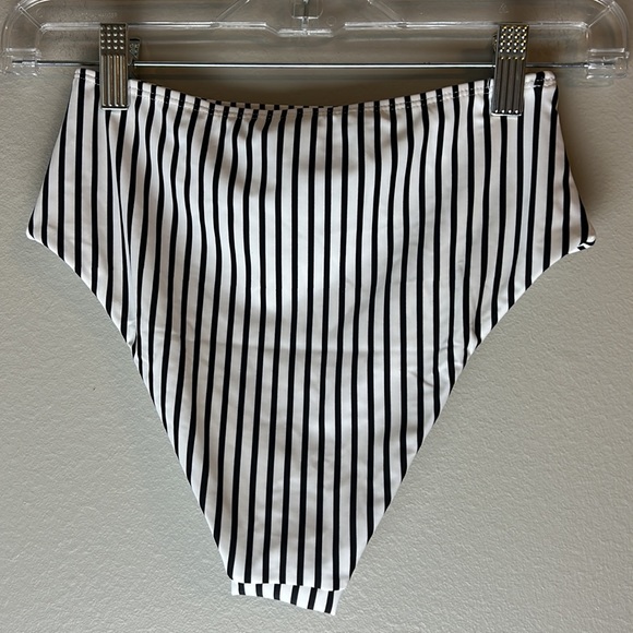 SHEIN High waist -swim bottoms XS - Picture 3 of 4